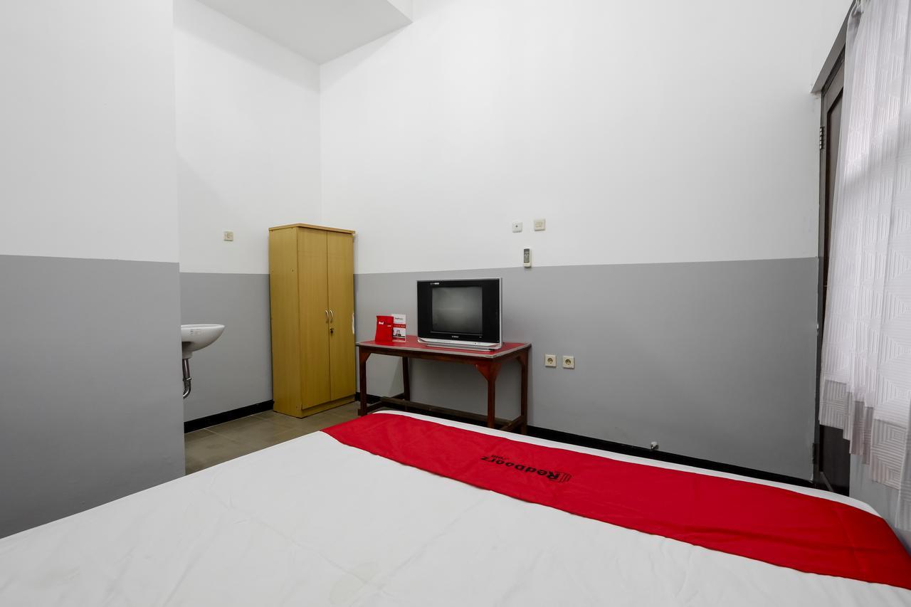 Reddoorz @ Prambanan Timur Raya 三宝垄 外观 照片